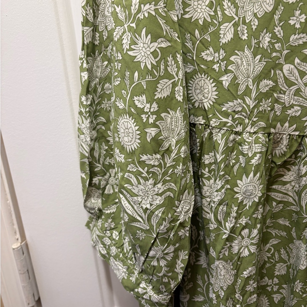 Elegant Green Floral Midi Dress - Picture 9 of 9